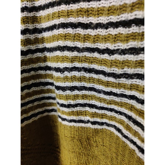 3/$20 Urban Outfitters Green Striped Long Sleeve Cropped Acrylic Sweater L - Picture 7 of 9